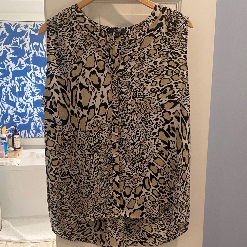 NYDJ sleeveless cheetah print blouse size large